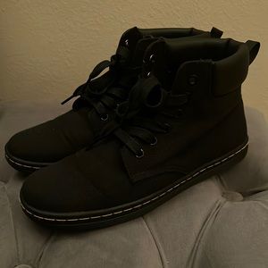 Gently worn booties. Perfect to pair with boot socks and leggings!